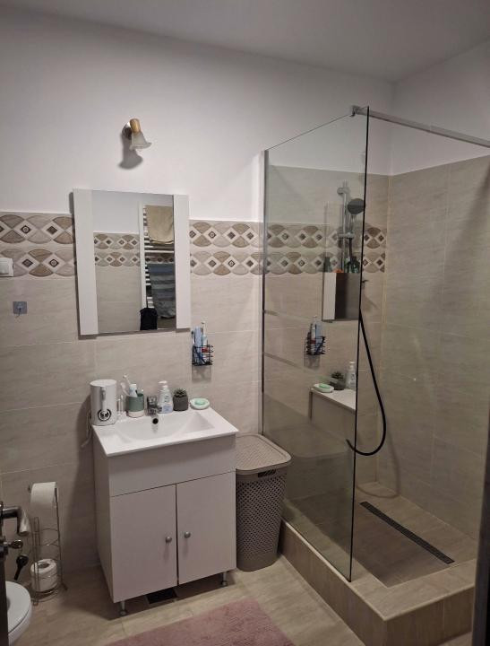 Apartament de 2 camere ultra lux, 57 mp , etaj intermediar, zona Metro