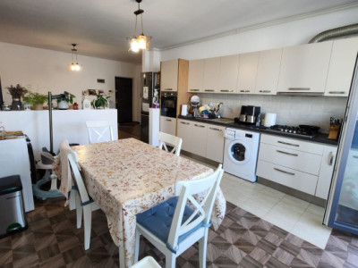 Pont!!! Apartament de 2 camere superb, 57 mp , etaj intermediar, zona Metro