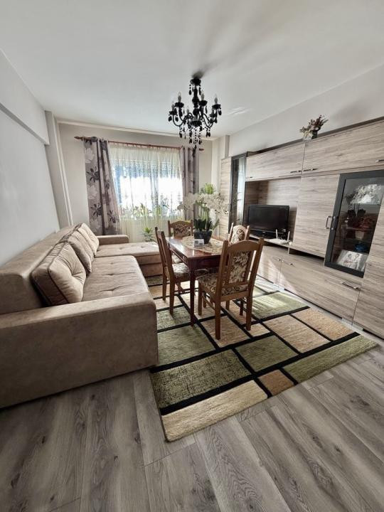 Apartament cu 4 camere,2bai,etaj intermediar,Manastur zona Piața Flora