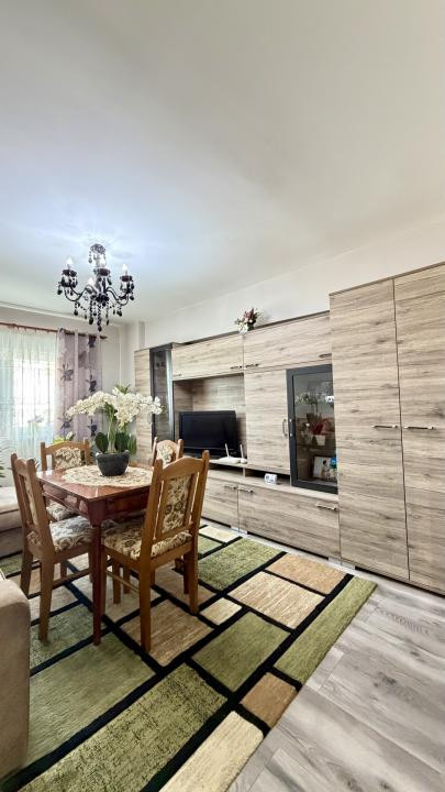 Apartament cu 4 camere,2bai,etaj intermediar,Manastur zona Piața Flora