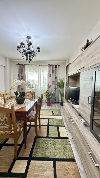 Apartament cu 4 camere,2bai,etaj intermediar,Manastur zona Piața Flora