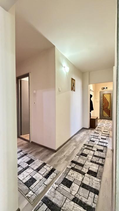 Apartament cu 4 camere,2bai,etaj intermediar,Manastur zona Piața Flora