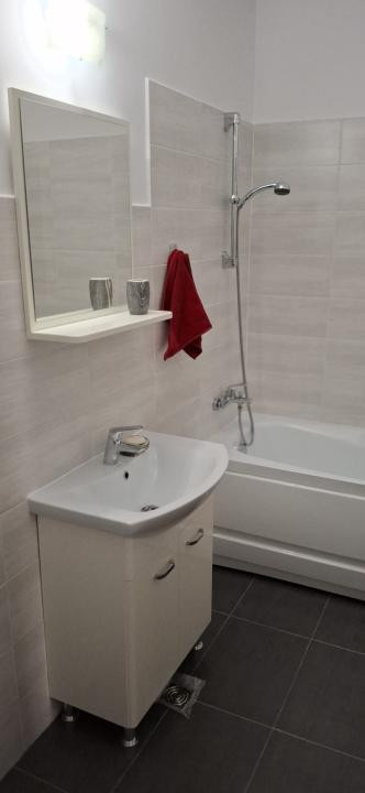 Apartament de inchiriat 3 camere zona Eroilor!