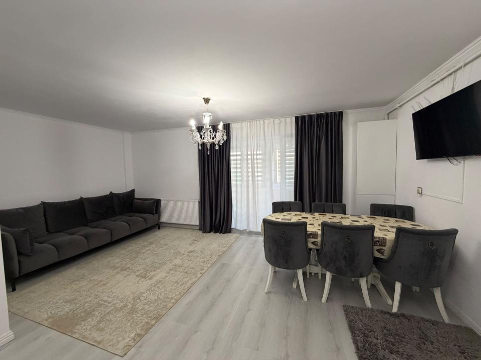 Apartament de vanzare 3 camere zona Lidl Strada Eroilor!