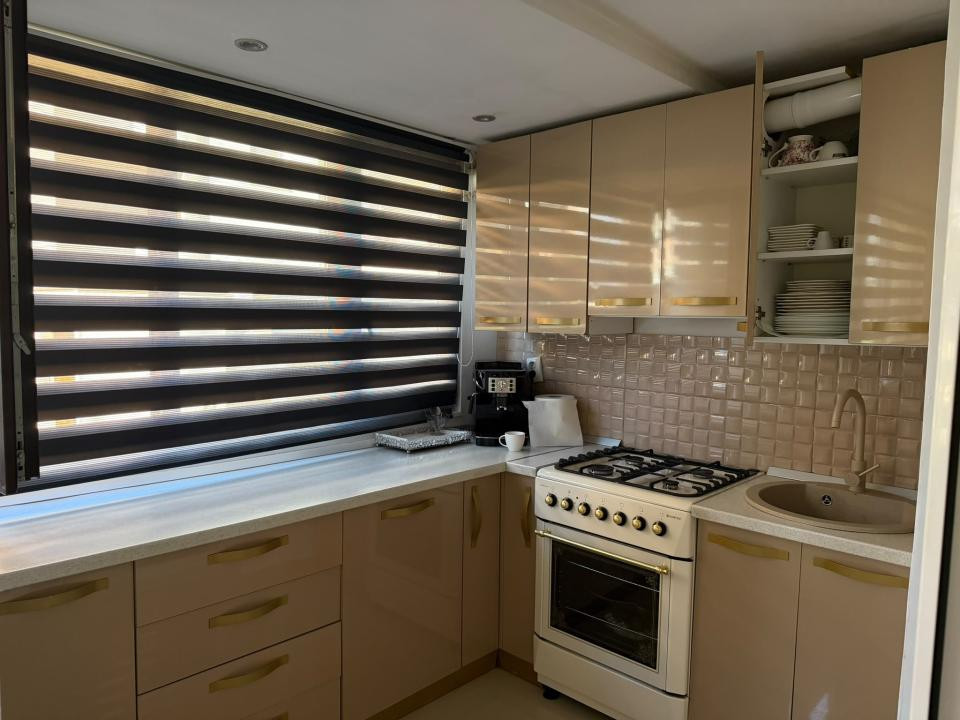 Apartament de vanzare 3 camere zona Lidl Strada Eroilor!