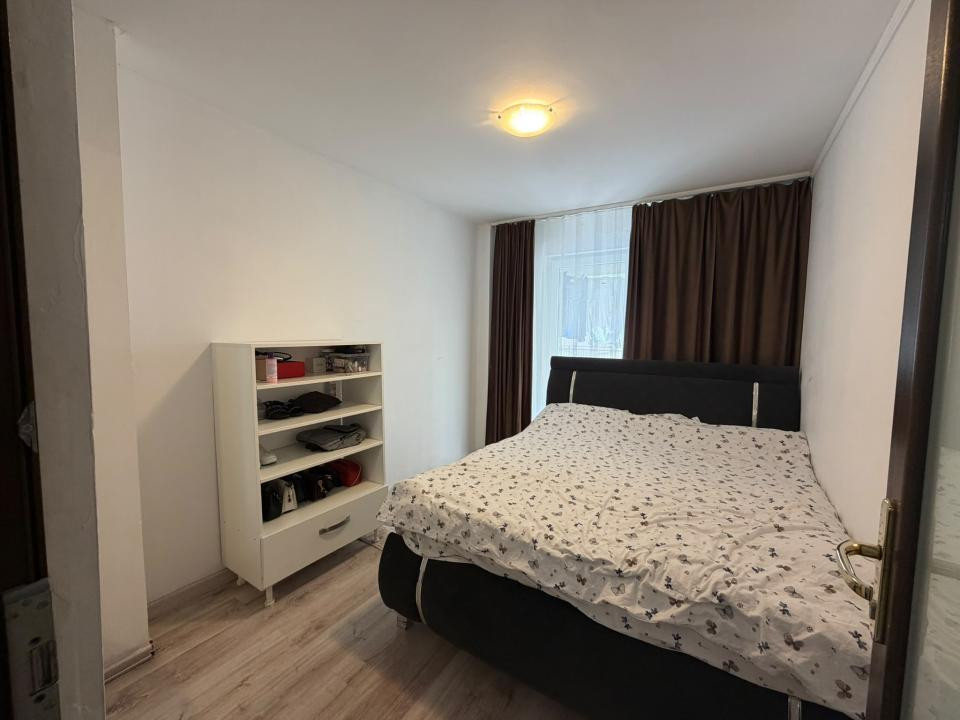 Apartament de vanzare 3 camere zona Lidl Strada Eroilor!