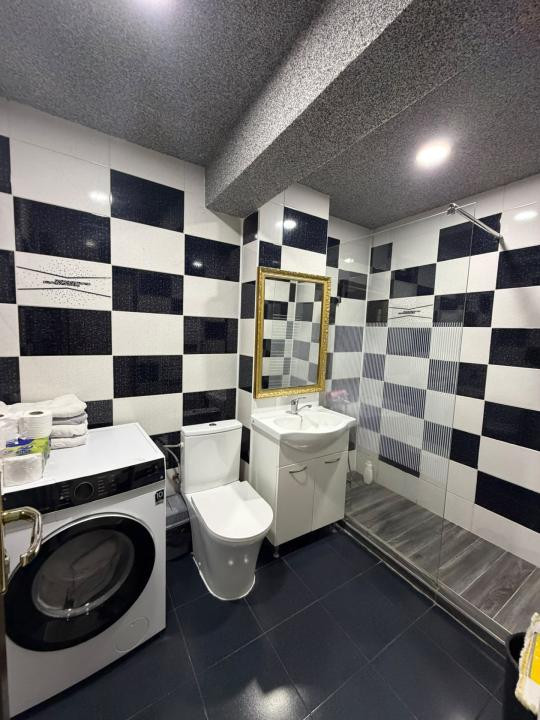 Apartament de vanzare 3 camere zona Lidl Strada Eroilor!