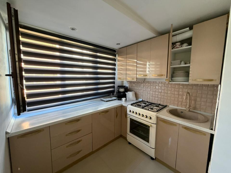 Apartament de vanzare 3 camere zona Lidl Strada Eroilor!