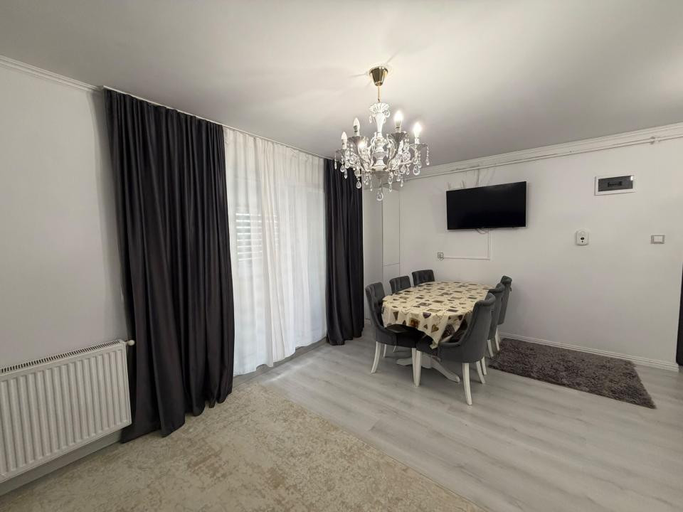 Apartament de vanzare 3 camere zona Lidl Strada Eroilor!