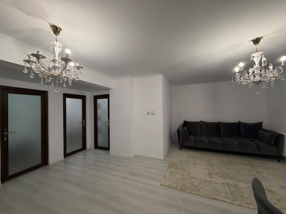 Apartament de vanzare 3 camere zona Lidl Strada Eroilor!