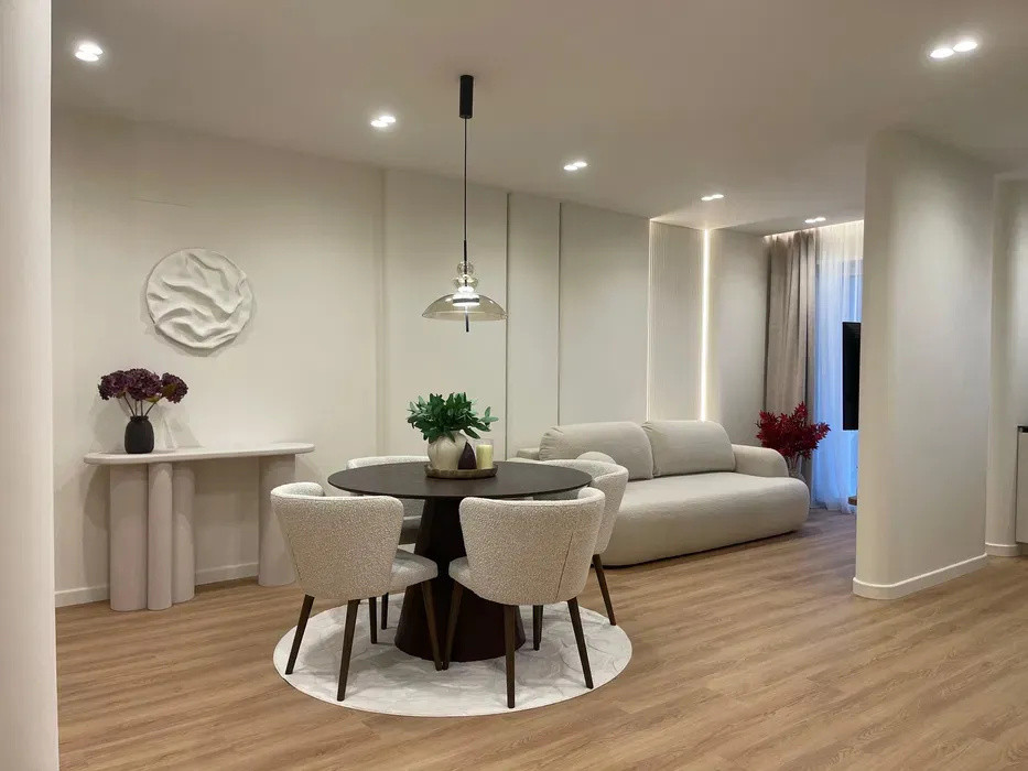 Apartament deosebit cu 2 camere, finisat si utilat LUX, zona BMW!
