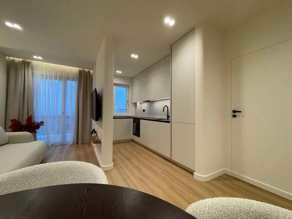Apartament deosebit cu 2 camere, finisat si utilat LUX, zona BMW!