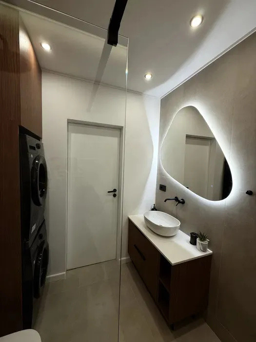 Apartament deosebit cu 2 camere, finisat si utilat LUX, zona BMW!