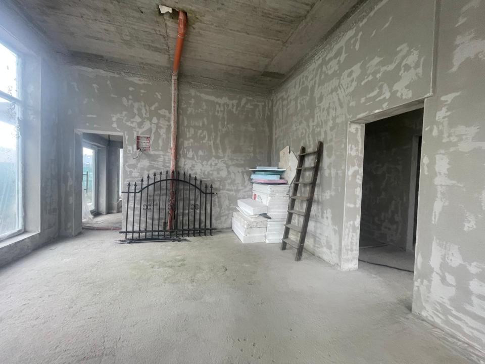 Spatiu comercial de inchiriat  100 mp cu vitrina stradala!