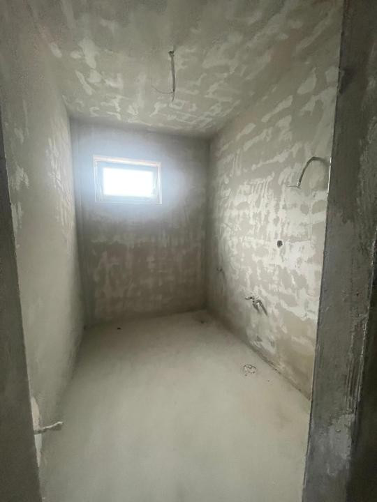 Spatiu comercial de inchiriat  100 mp cu vitrina stradala!