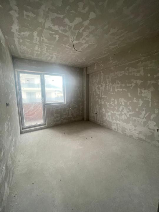Spatiu comercial de inchiriat  100 mp cu vitrina stradala!