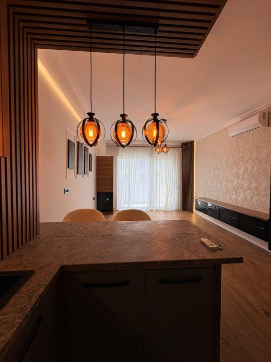 Apartament modern, 2 camere, parcare subterana, zona Eroilor!