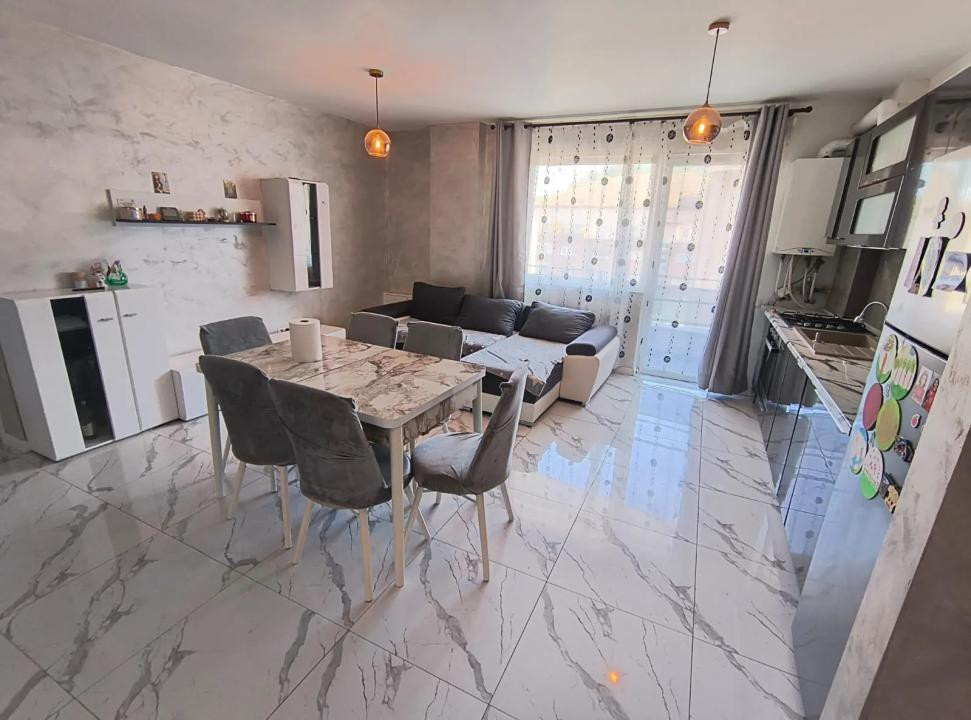 Apartament de vanzare 3 camere, 2 bai, parcare subterana, zona centrala!
