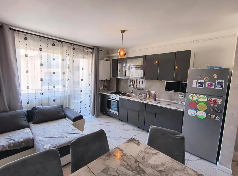 Apartament de vanzare 3 camere, 2 bai, parcare subterana, zona centrala!