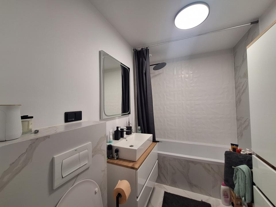 Apartament cu 3 camere, 60,4 mp, parcare, zona Muzeul Apei