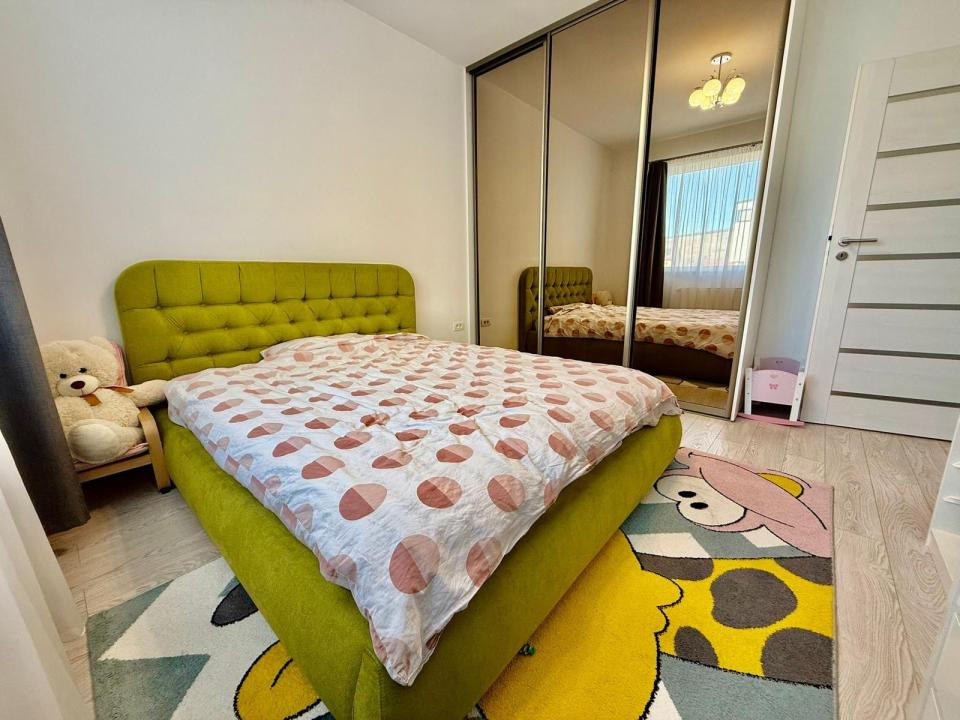 Apartament cu 3 camere , etaj 1 , parcare , zona Stadionului 
