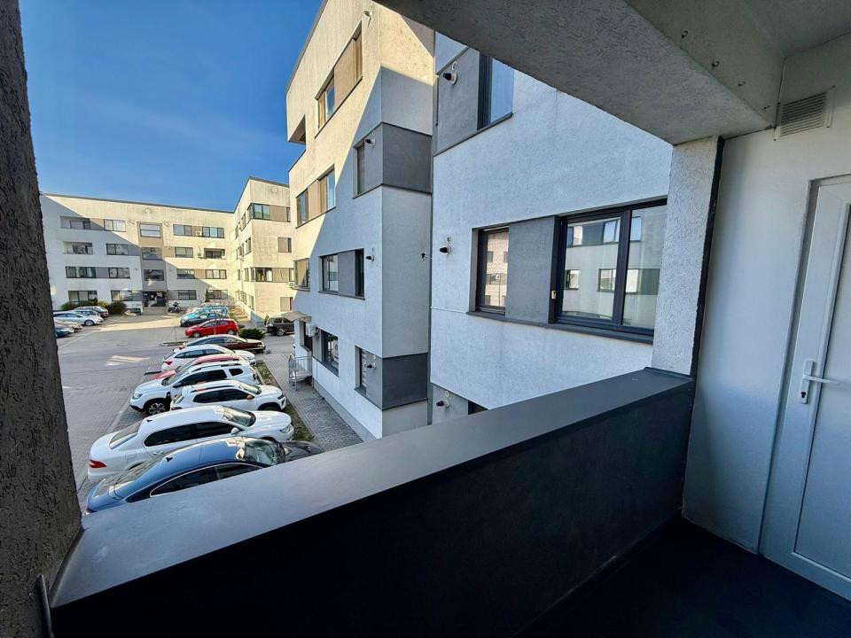 Apartament cu 3 camere , etaj 1 , parcare , zona Stadionului 