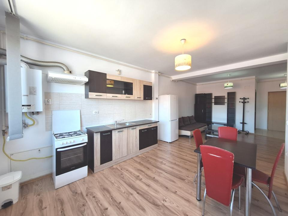 Apartament cu 2 camere, 58 mp, balcon, zona Stadionului