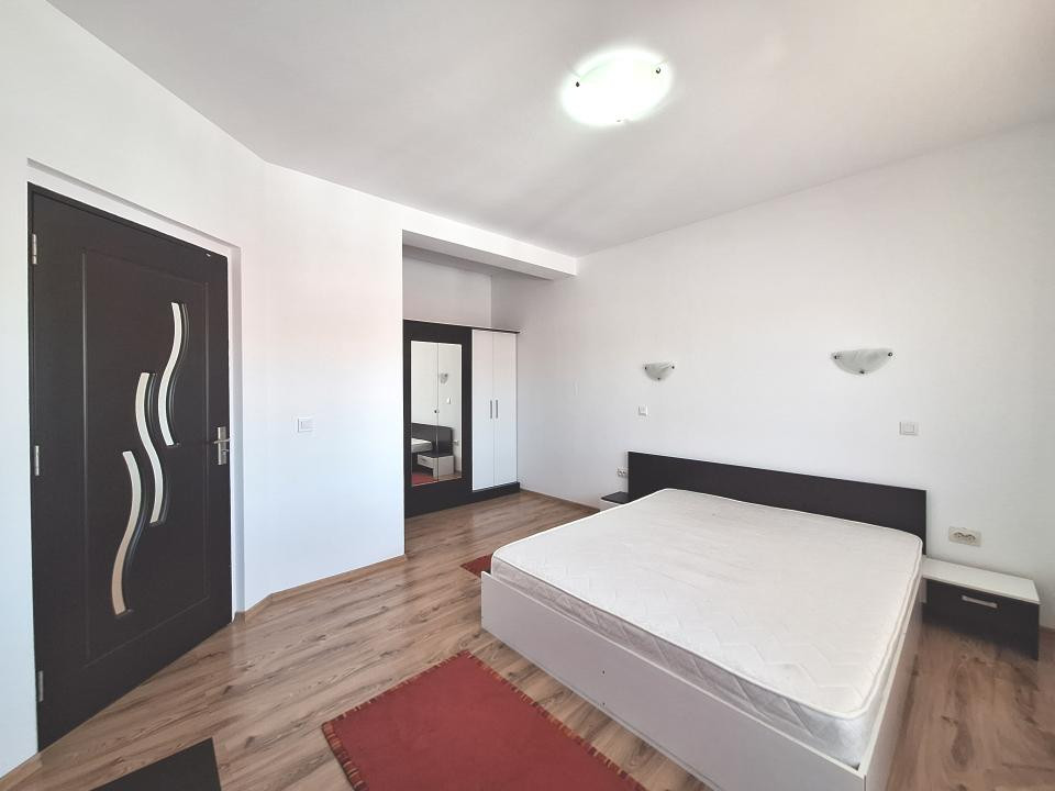 Apartament cu 2 camere, 58 mp, balcon, zona Stadionului