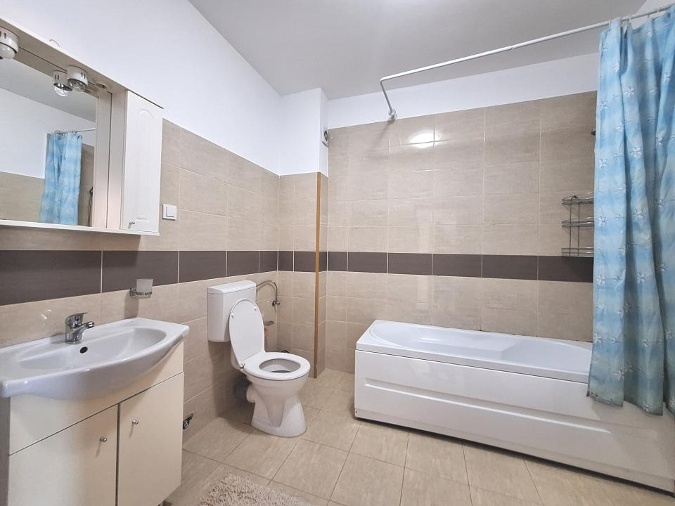 Apartament cu 2 camere, 58 mp, balcon, zona Stadionului