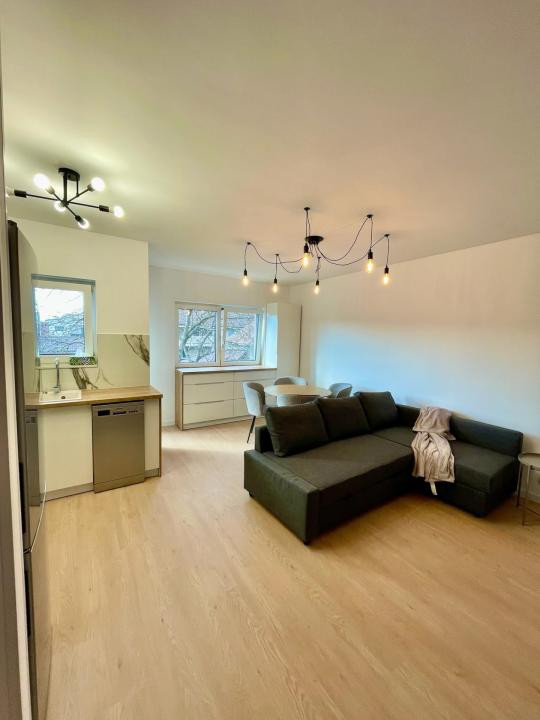 Apartament modern cu 2 camere,parcare inclusa,strada Avram Iancu 