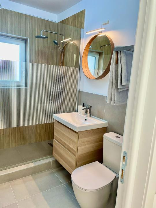 Apartament modern cu 2 camere,parcare inclusa,strada Avram Iancu 