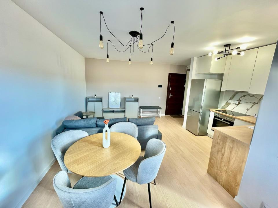 Apartament modern cu 2 camere,parcare inclusa,strada Avram Iancu 