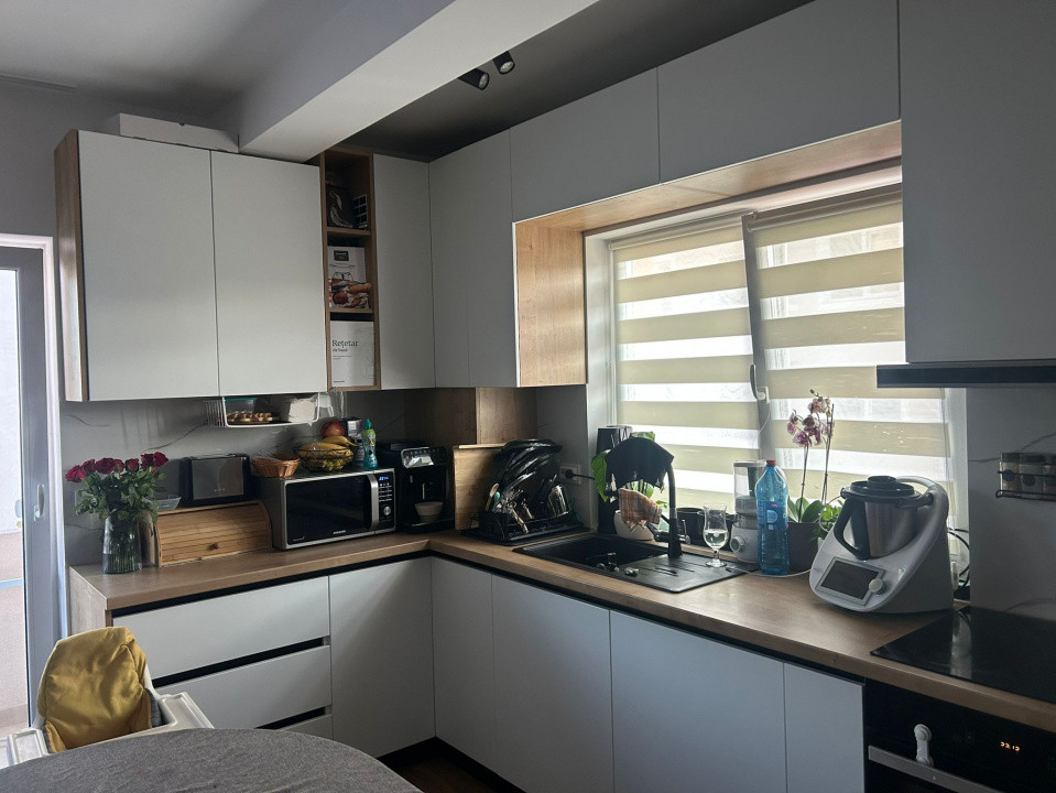 Apartament de vanzare 3 camere ,2 bai, 1 parcare in zona Cetatii!
