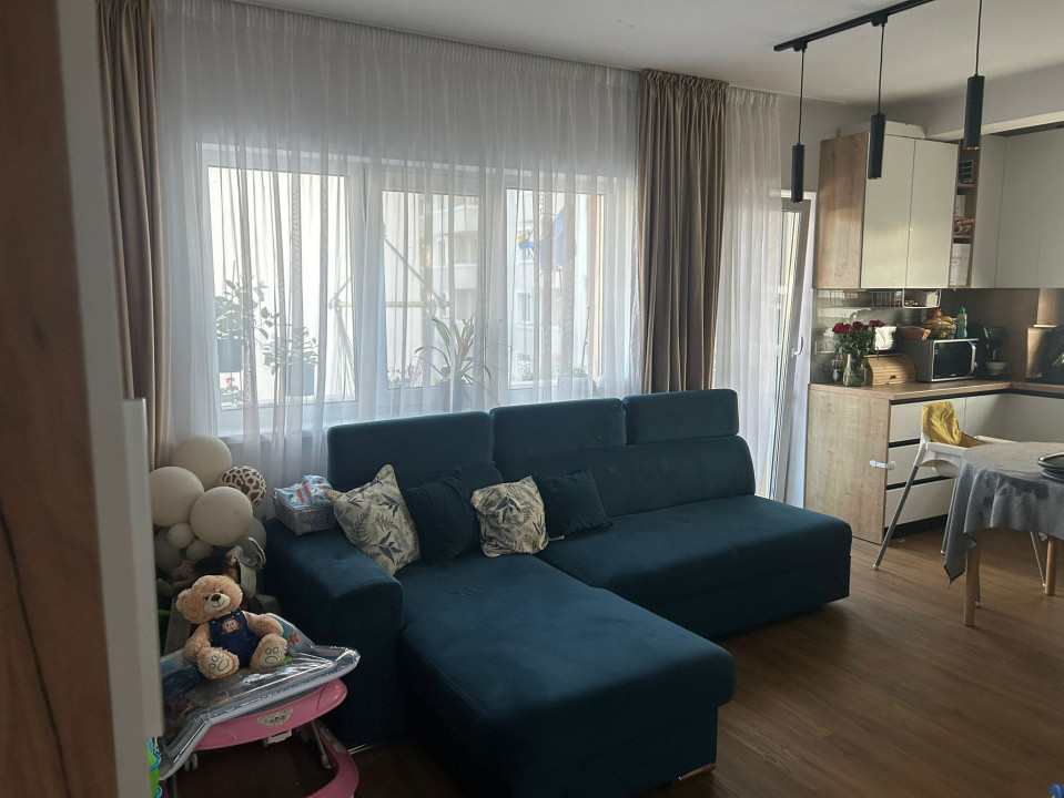Apartament de vanzare 3 camere ,2 bai, 1 parcare in zona Cetatii!