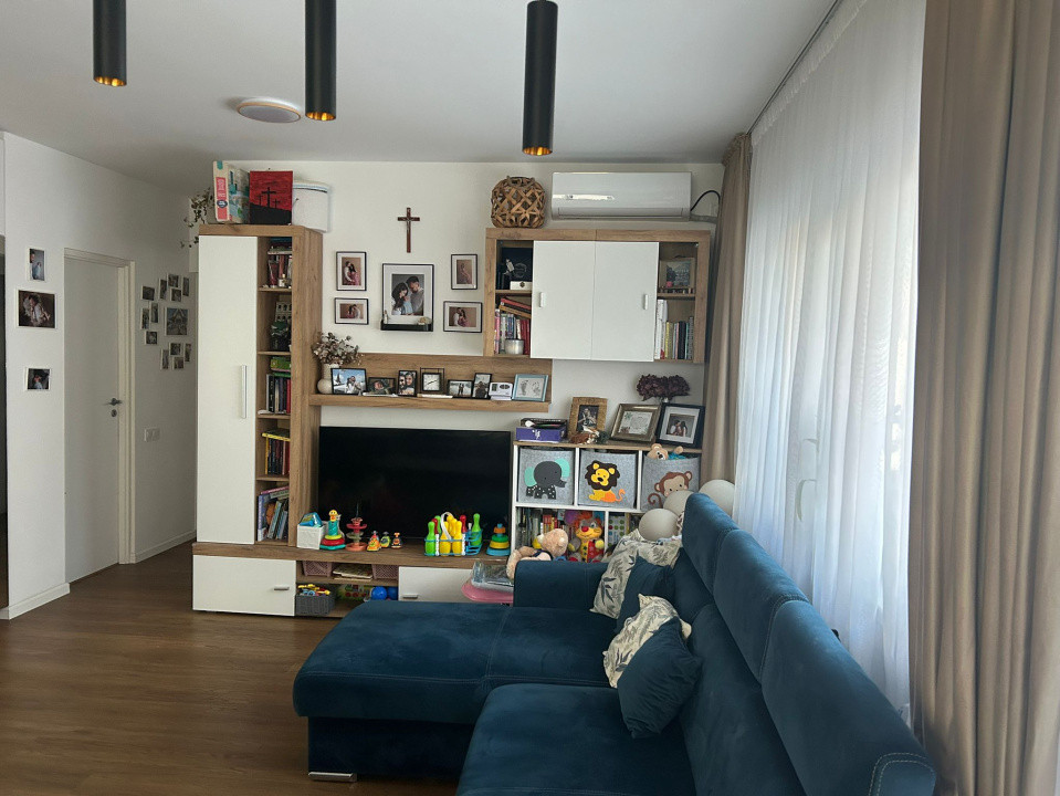 Apartament de vanzare 3 camere ,2 bai, 1 parcare in zona Cetatii!