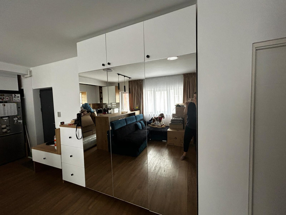 Apartament de vanzare 3 camere ,2 bai, 1 parcare in zona Cetatii!