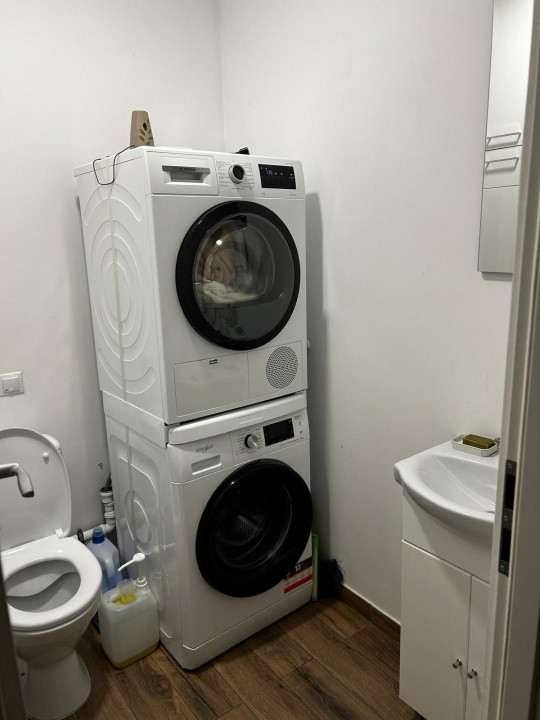 Apartament de vanzare 3 camere ,2 bai, 1 parcare in zona Cetatii!