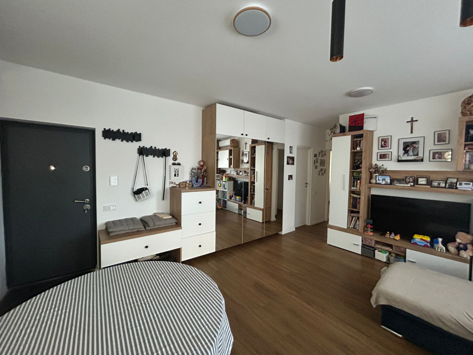 Apartament de vanzare 3 camere ,2 bai, 1 parcare in zona Cetatii!