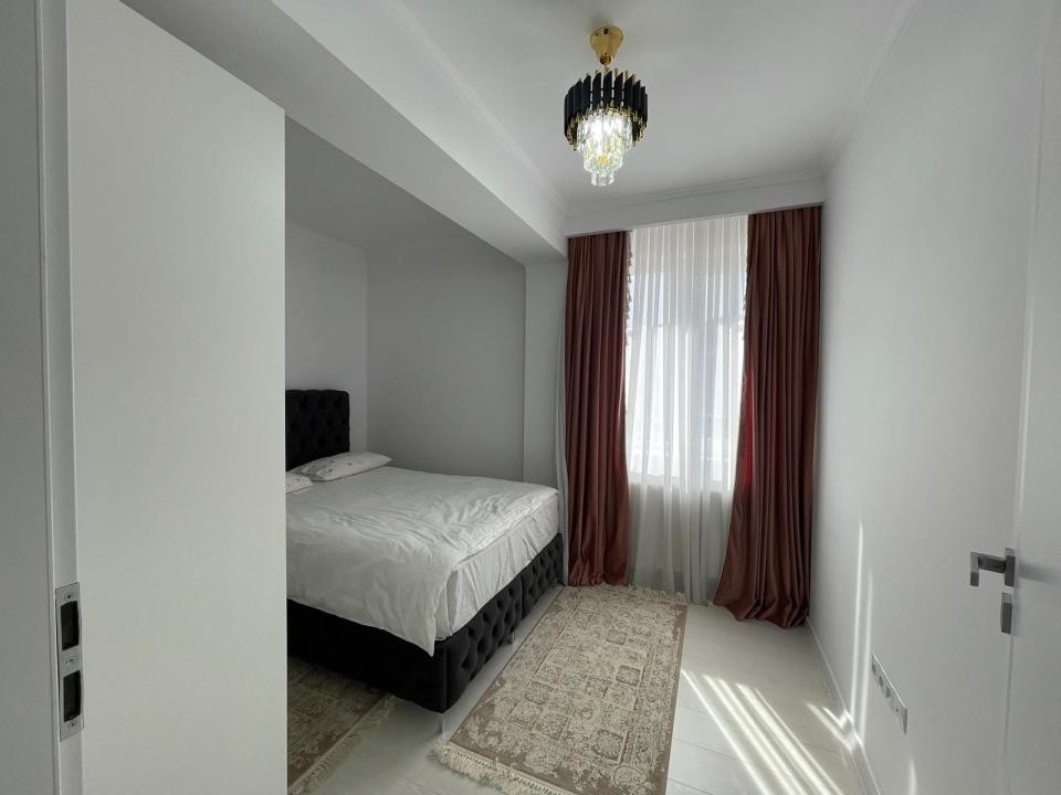 Apartament modern, 3 camere, 2 bai, parcare subterana in zona Terra!