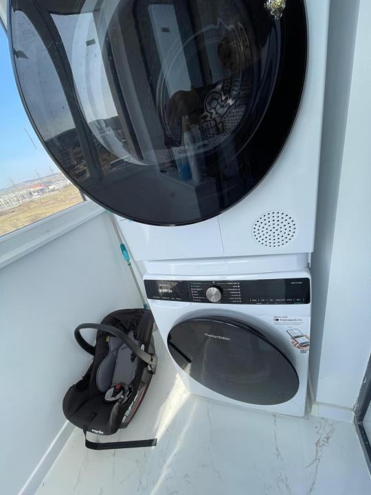 Apartament modern, 3 camere, 2 bai, parcare subterana in zona Terra!