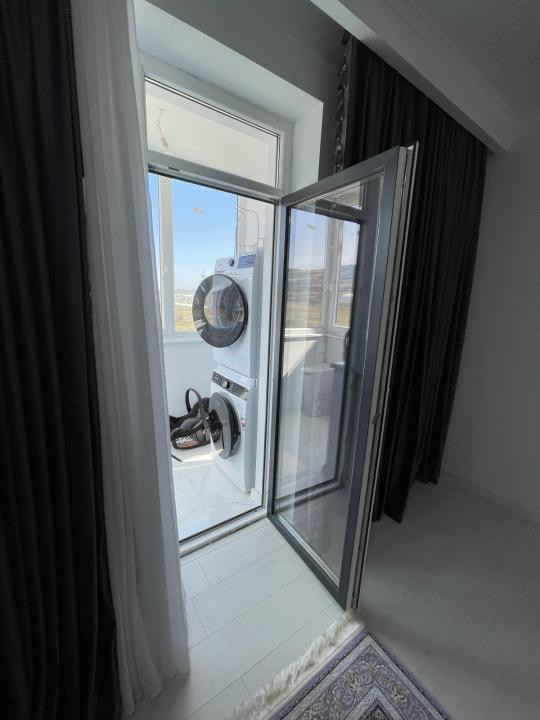 Apartament modern, 3 camere, 2 bai, parcare subterana in zona Terra!