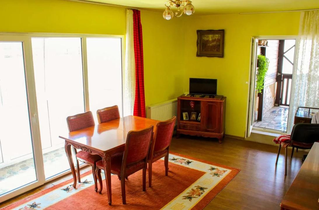 Apartament de vânzare 2 camere si terasa de 50 mp zona VIVO!