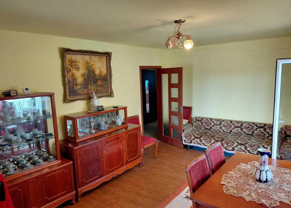 Apartament de vânzare 2 camere si terasa de 50 mp zona VIVO!