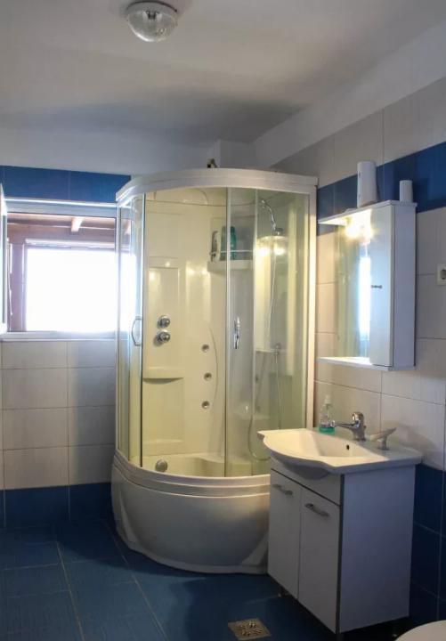 Apartament de vânzare 2 camere si terasa de 50 mp zona VIVO!