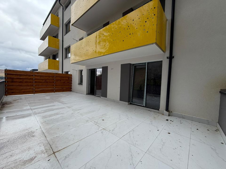 Apartament de vanzare 3 camere, 2 bai , terasa de 70 mp si parcare subterana!