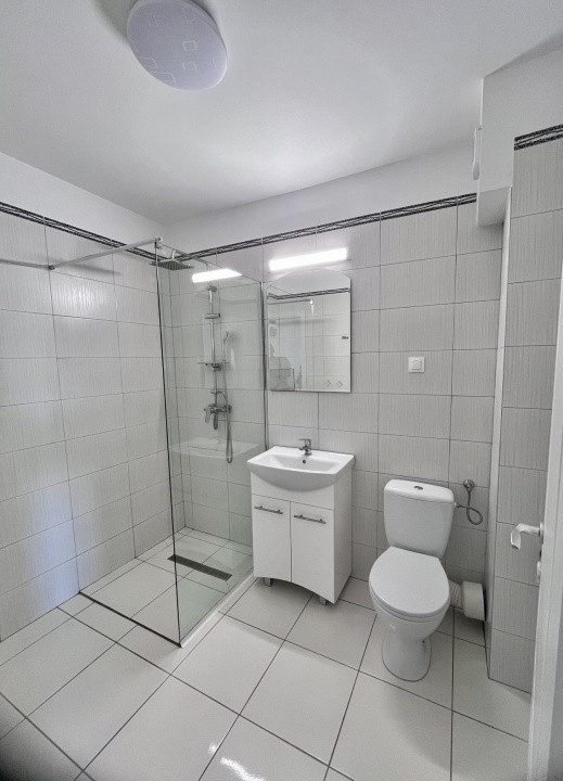 Apartament de 50 mp utili,bloc nou,parcare subter,,zona Eroilor 