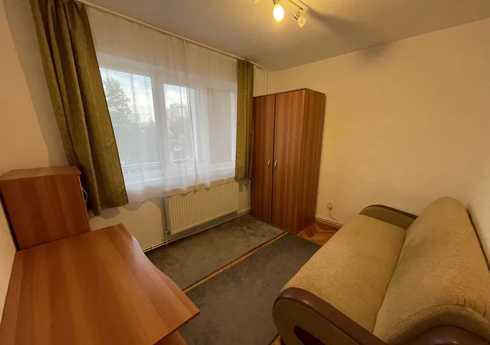 Apartament 2 camere, decomandat, balcon, zona Primaverii/Pod Calvaria