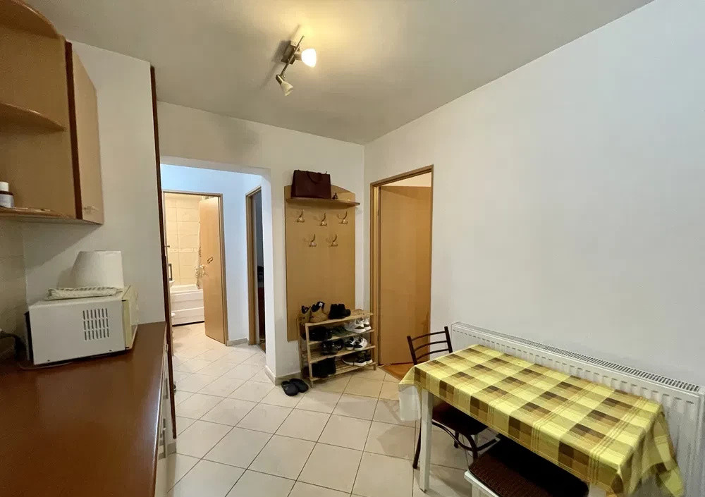 Apartament 2 camere, decomandat, balcon, zona Primaverii/Pod Calvaria