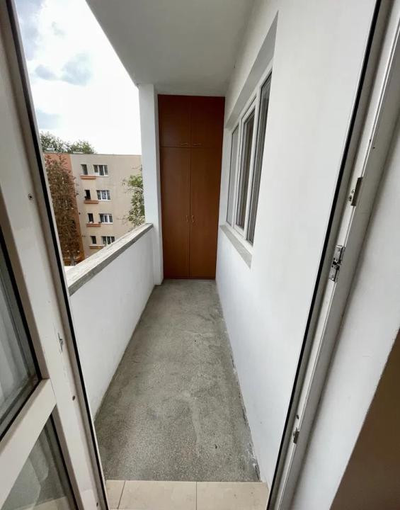Apartament 2 camere, decomandat, balcon, zona Primaverii/Pod Calvaria