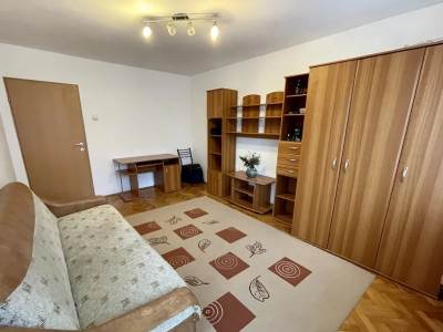 Apartament 2 camere, decomandat, balcon, zona Primaverii/Pod Calvaria